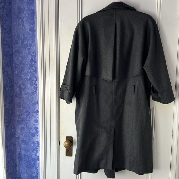 Vintage Rodier Grey wool coat, below-the-knee, trenchcoat style - Picture 4 of 11